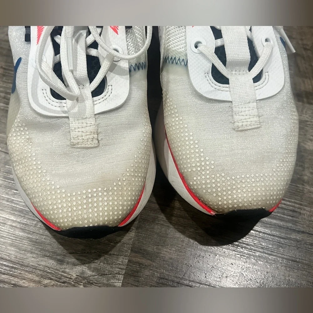 Nike Kids White and Neon Pink Sneakers